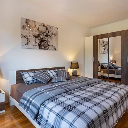 Apartmani Karoca 3 Pula Exterior foto