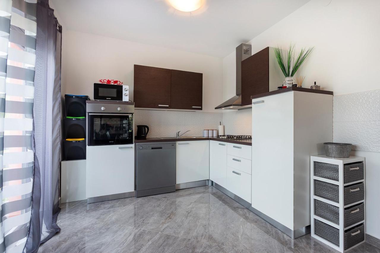 Apartmani Karoca 3 Pula Exterior foto